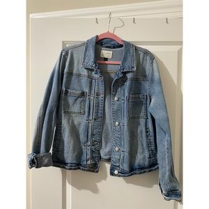 Universal Thread Medium Wash Jean Jacket in size XL